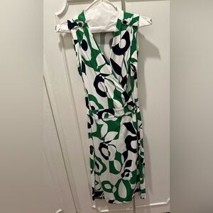 Banana Republic flowy sleeveless wrap dress. Size XS.